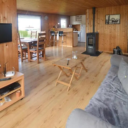 Semesterbostad Three-bedroom Holiday In Farso *