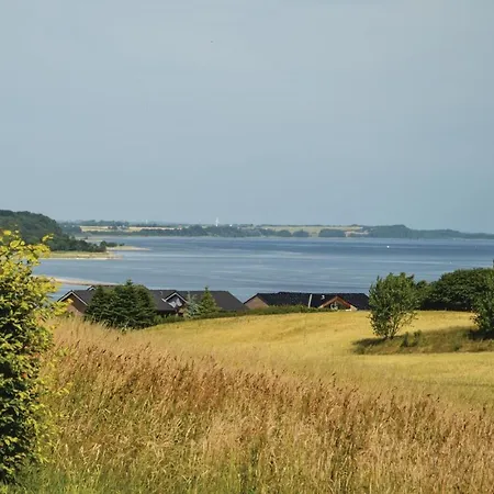 Semesterbostad Three-bedroom Holiday In Farso Hvalpsund