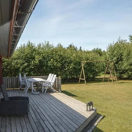 Three-bedroom Holiday In Farso Hvalpsund
